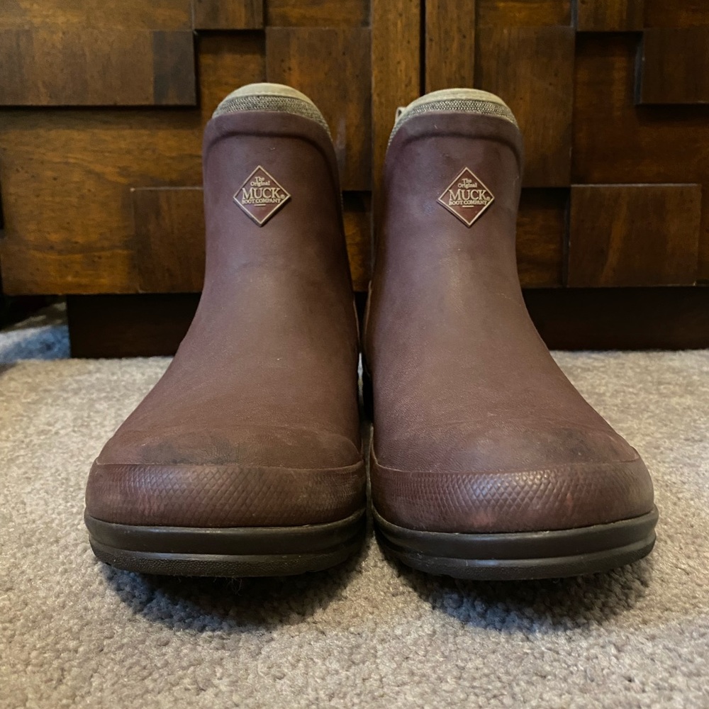 Muck rain boots purple and grey